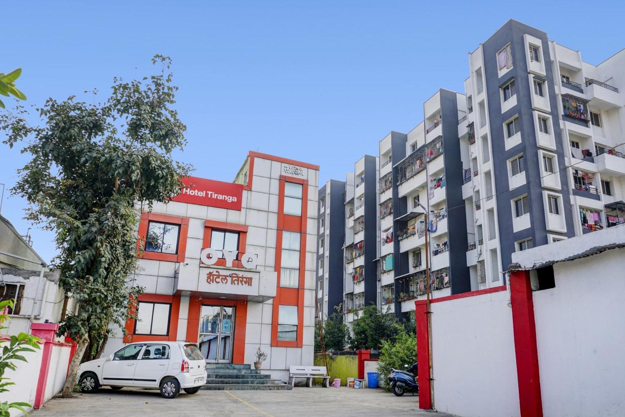 Hotel O Tiranga Chākan Exterior foto