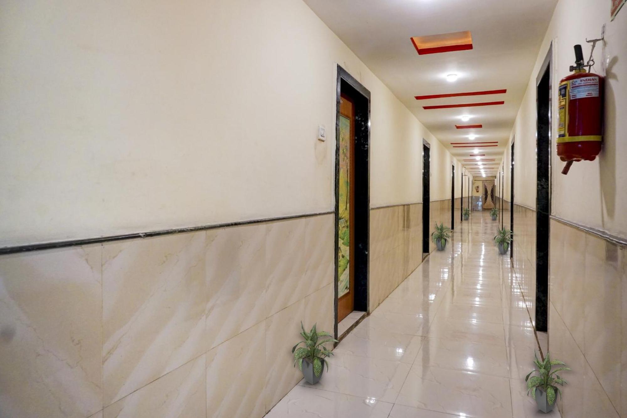 Hotel O Tiranga Chākan Exterior foto